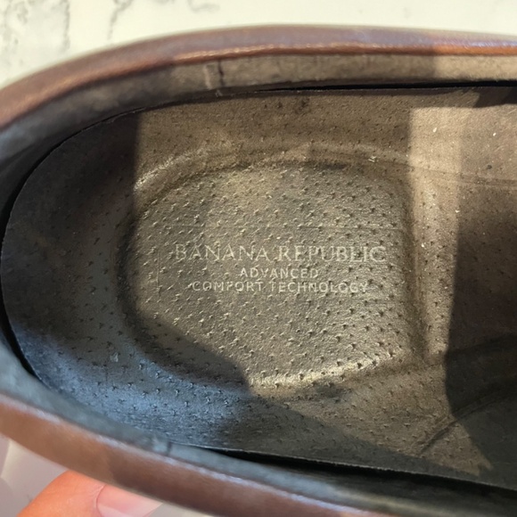 Banana Republic Slip On Dress Shoe/Loafer in Brown Leather, Size 8M - Picture 8 of 11